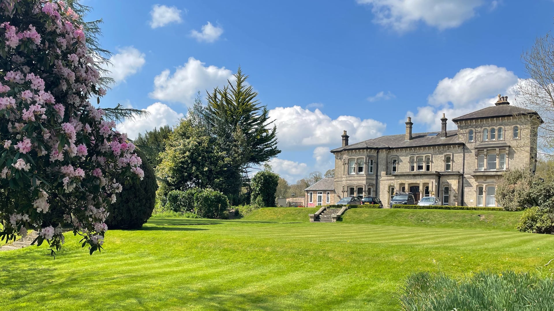 Hengoed Park is located in the heart of Shropshire, and with 11 acres of extensive parkland.